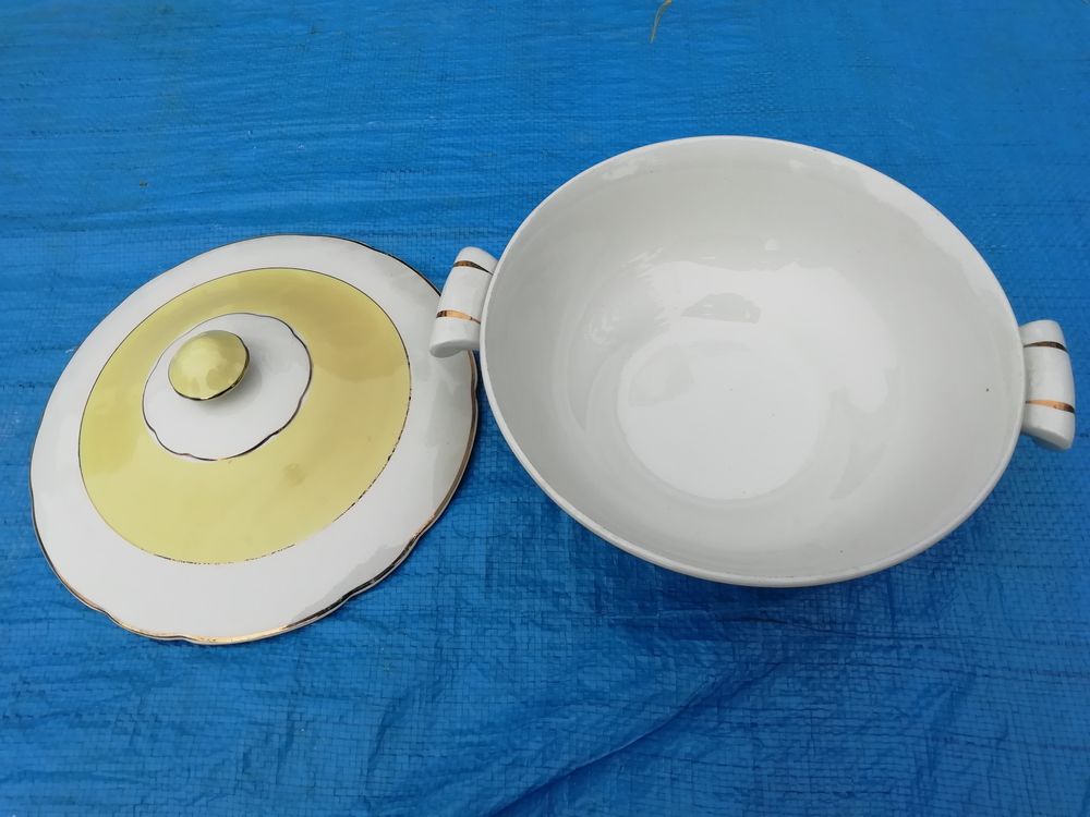 Soupi&egrave;re avec couvercle 30/25 cm porcelaine de Lun&eacute;ville Décoration