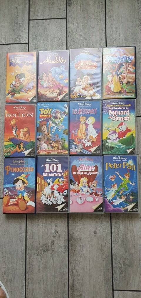 lot 12 VHS Disney 1 Cambronne-ls-Clermont (60)