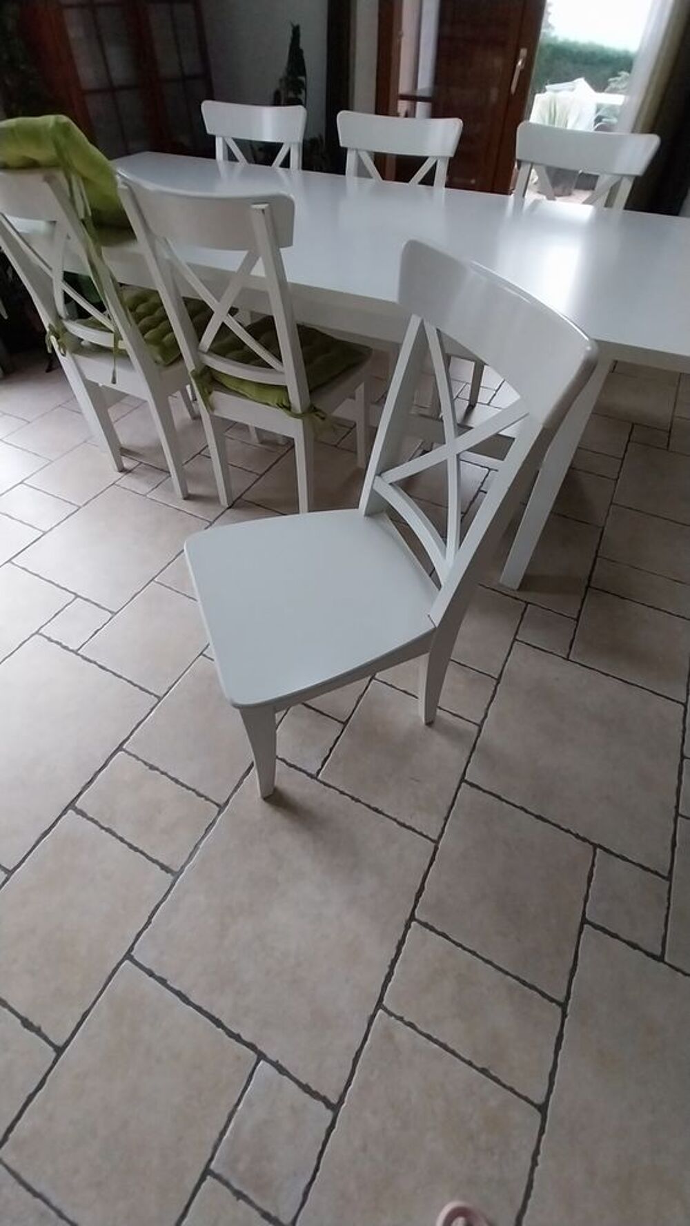 Table salle &agrave; manger Chaussures enfants