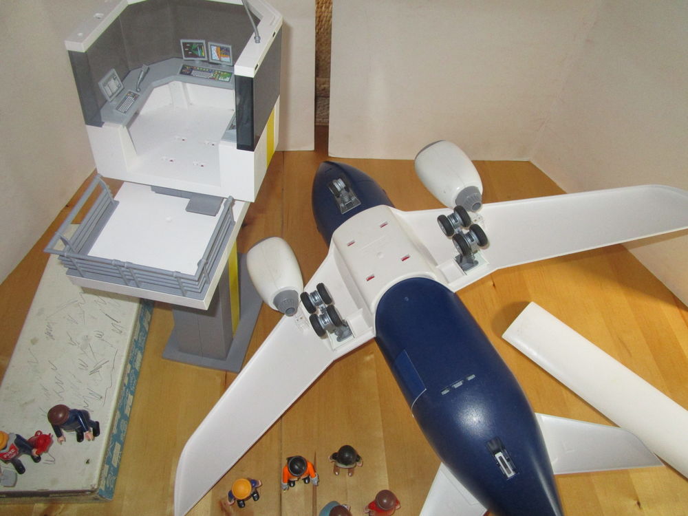 PLAYMOBIL AVION +TOUR DE CONTROLE+PERSONNAGES Jeux / jouets