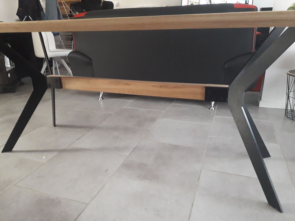 Table ch&ecirc;ne massif neuve Meubles