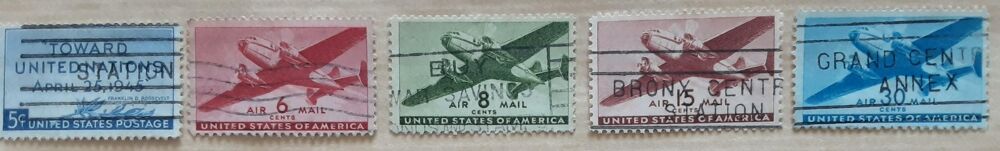 5 timbres &agrave; collection U.S.A. &eacute;poque 1945-1947 