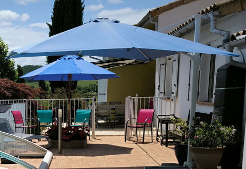Parasol bleu décentré de 3 mètres 
170 Plavilla (11)