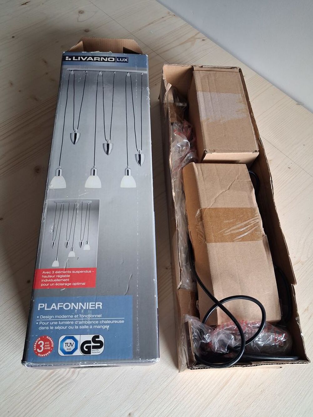 - Luminaire &agrave; 3 suspensions Décoration