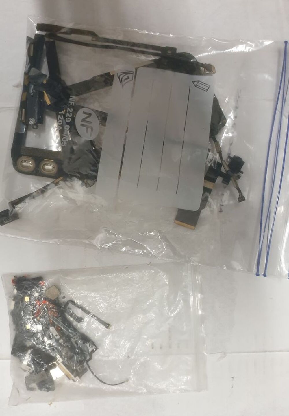 Lot tablettes pour pi&egrave;ces 5 Téléphones et tablettes