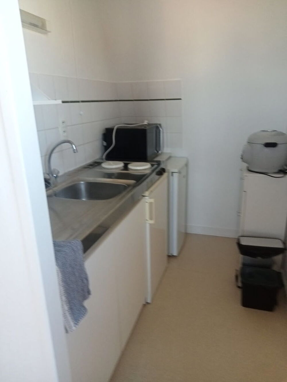 Location Appartement STUDIO NON MEUBLÉ 24m2-POITIERS Poitiers