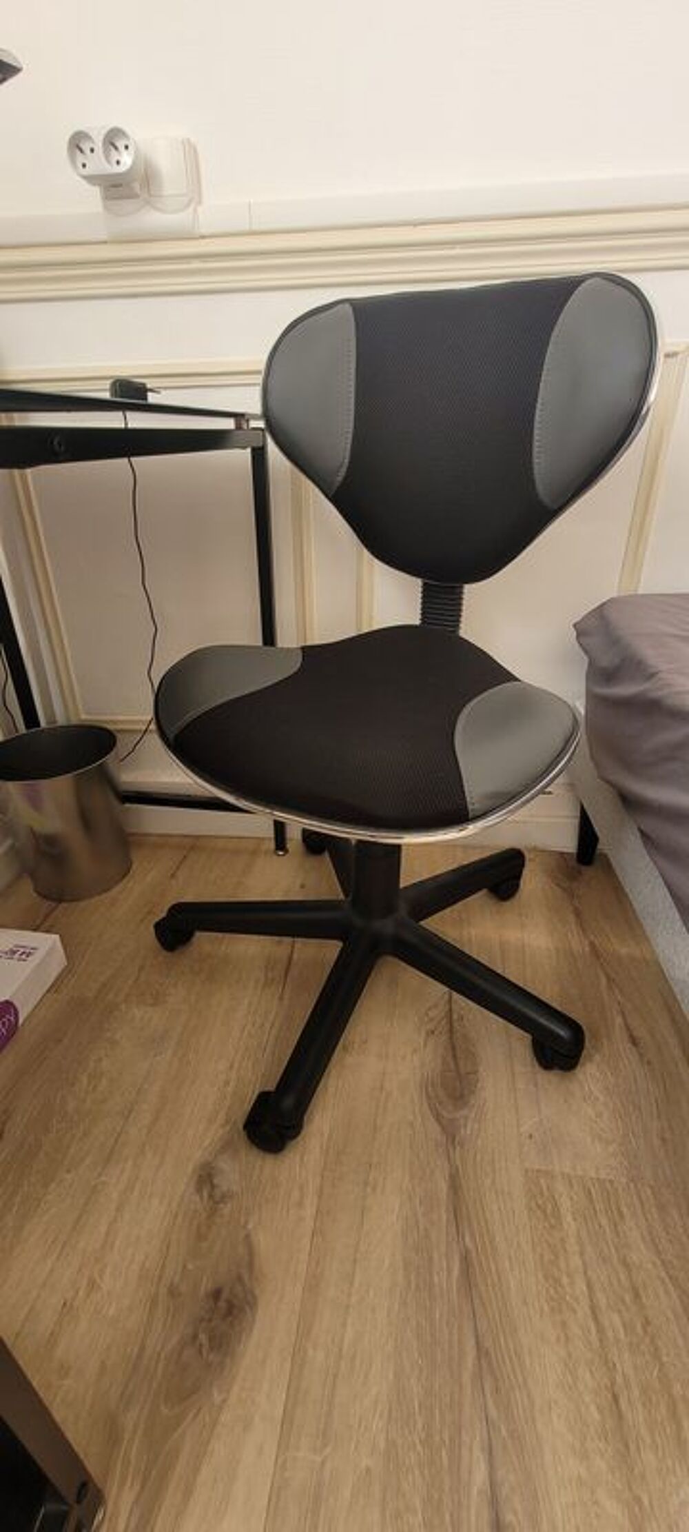 bureau noir laqu&eacute; + chaise de bureau Meubles