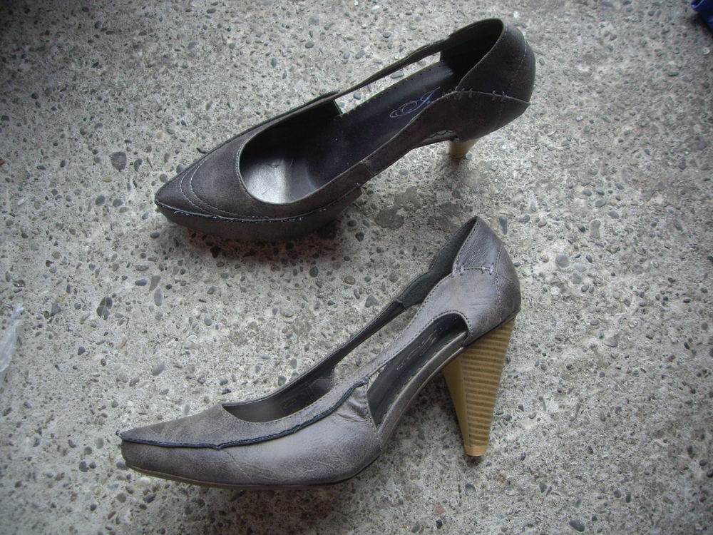 Escarpins Gris talons 9 cm pt 40-neufs Chaussures