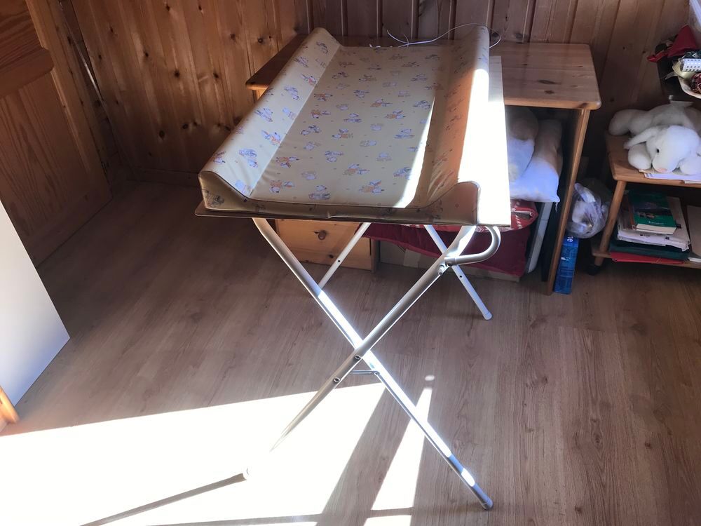 Table &agrave; langer pliable d&eacute;pannage Puériculture