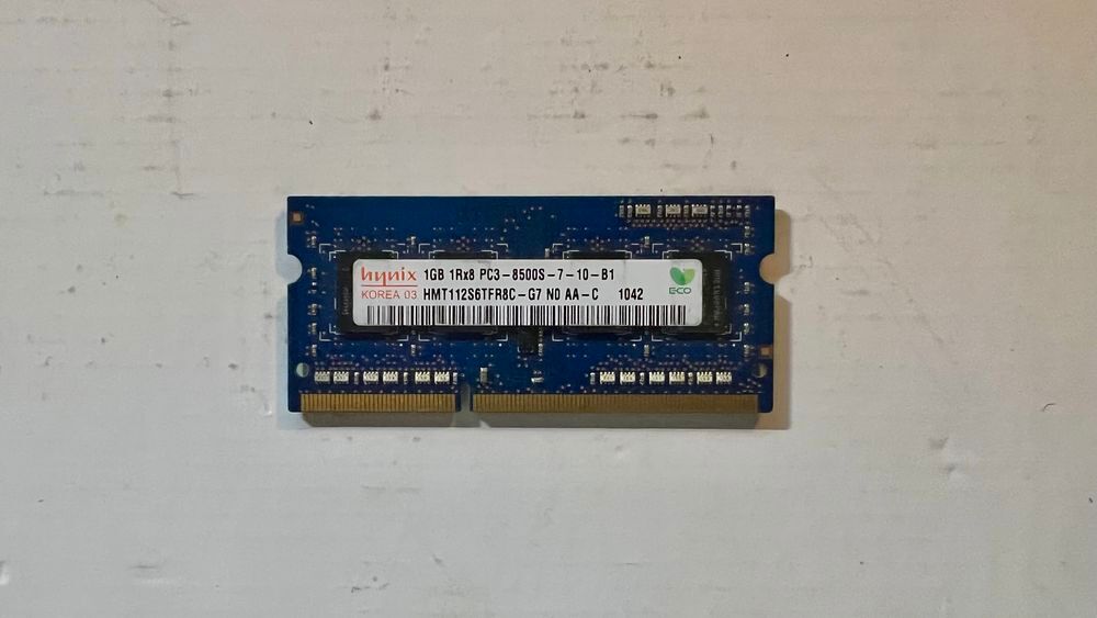 SK Hynix - M&eacute;moire vive RAM 1Go - DDR3 - SO-DIMM - 1066MHz Matériel informatique