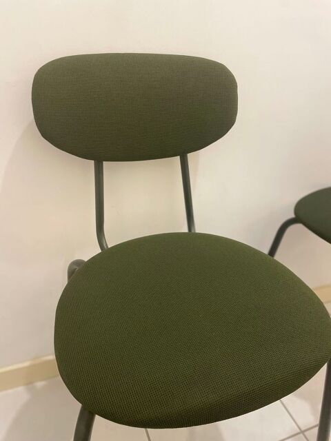 Lot de 2 chaises design kaki assise ronde rembourr�e pieds m�tal 28 Nantes (44)