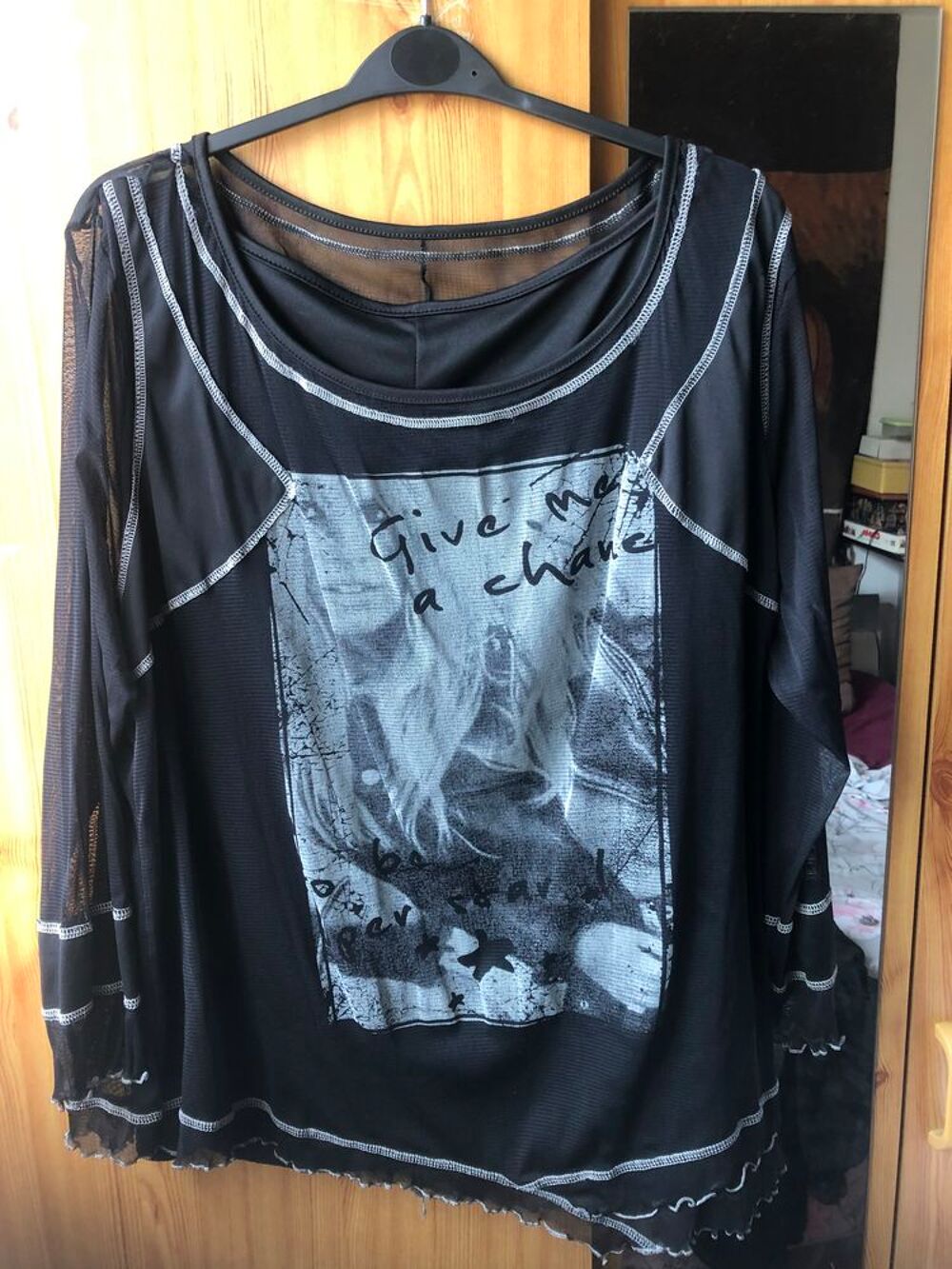 v&ecirc;tements divers neuf, petits prix Vêtements