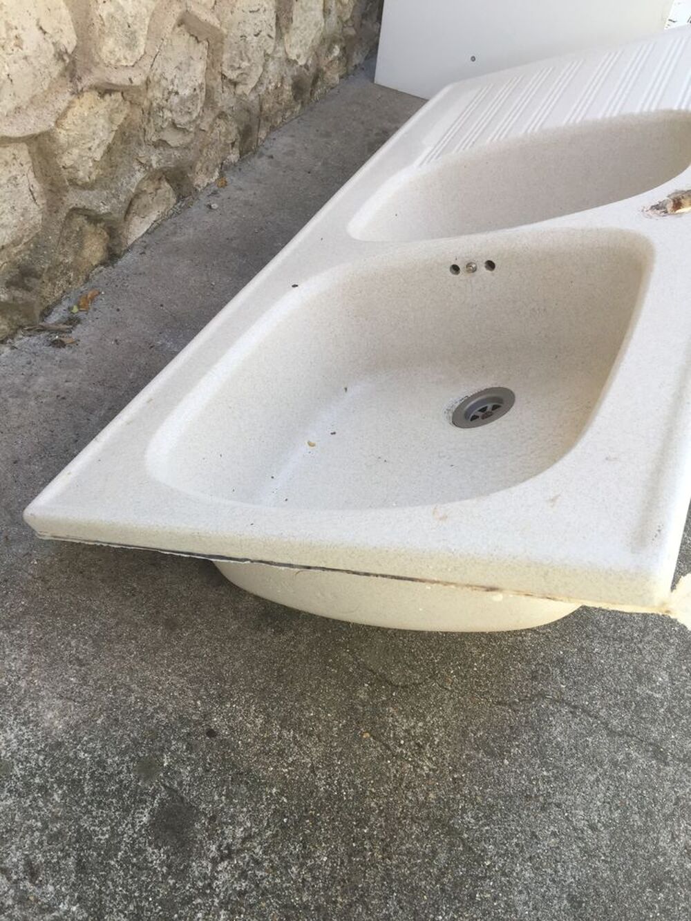 evier en gr&egrave;s 2bac 120x60. Prix 10€ Bricolage