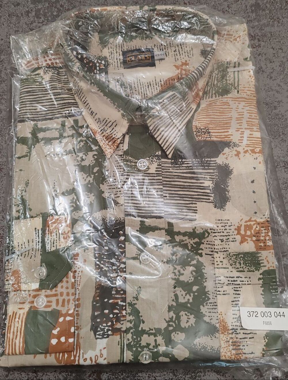chemise imprim&eacute;e class homme manches longues 43/44 
Vêtements