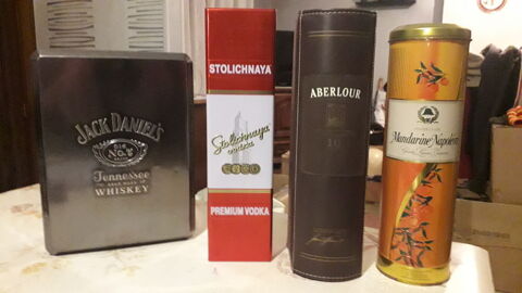 �tuis/coffret VODKA/LIQUEUR/WHISKY vintage. 12 Flers-en-Escrebieux (59)