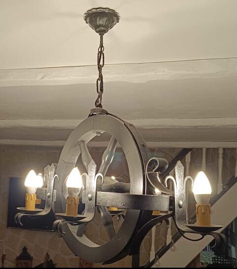 Lustre roue bois/fer forgé 20 Tarascon (13)