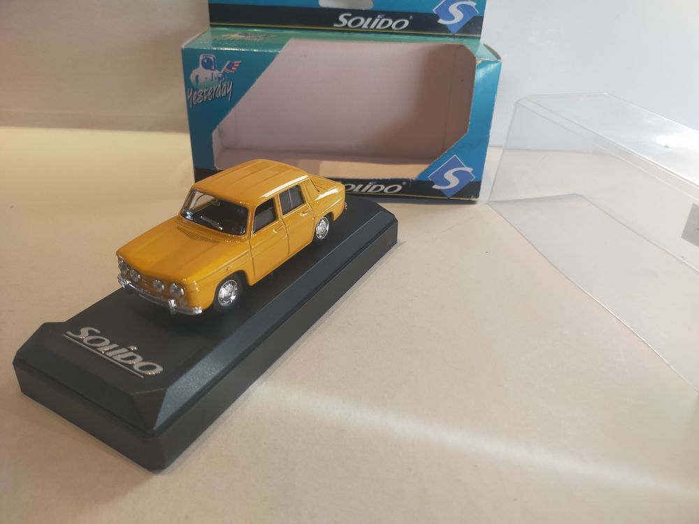 miniature Renault 8S SOLIDO au 1/43e
Jeux / jouets