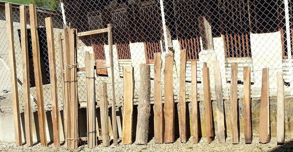 Portes de cl&ocirc;ture en bois &agrave; finir de monter, t b &eacute;tat Jardin