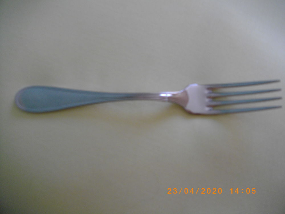 COUTEAU ET FOURCHETTE A FROMAGE Electroménager