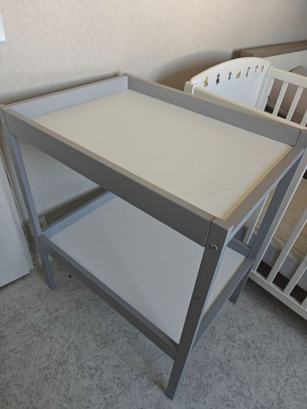 Table &agrave; langer Mobilier enfants