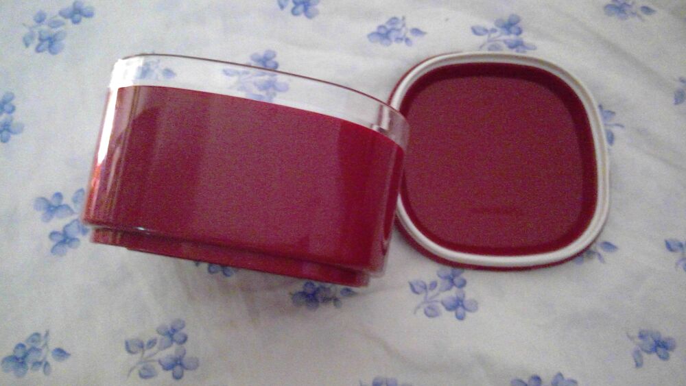 BOITE VITRINE ROUGE TUPPERWARE
0,7 L
ROUGE
Cuisine