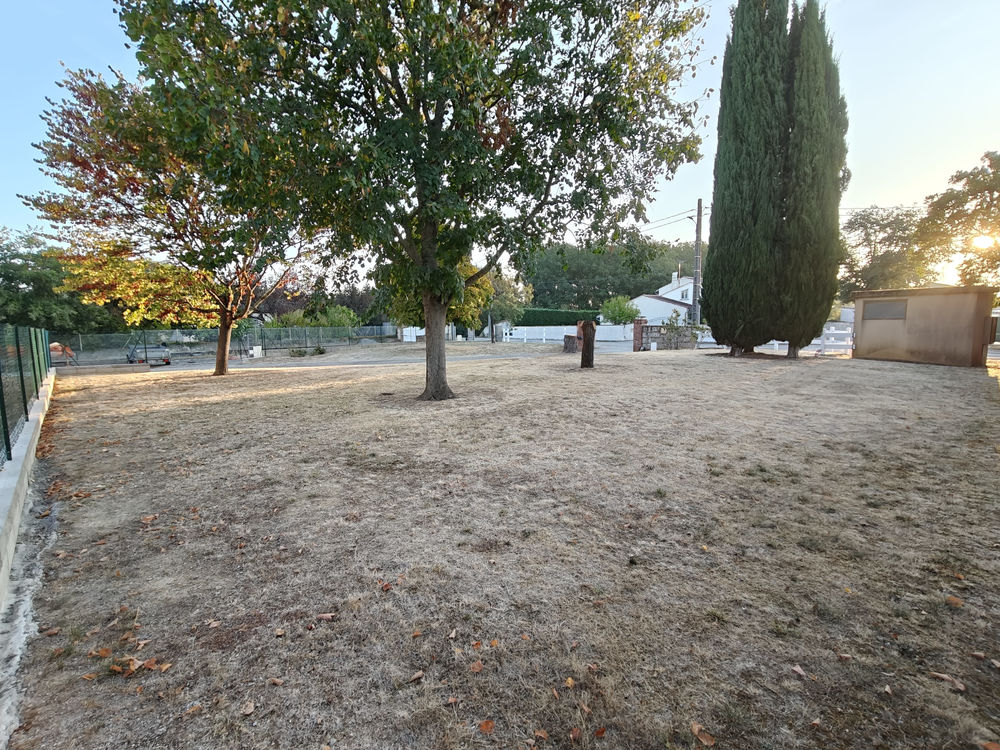 Vente Terrain Terrain plat 680 m² viabilisé et clôturé à Eaunes, libre con Eaunes