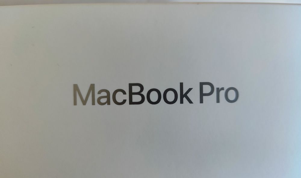 Bo&icirc;te vide neuve et d'origine - MacBook Pro Matériel informatique