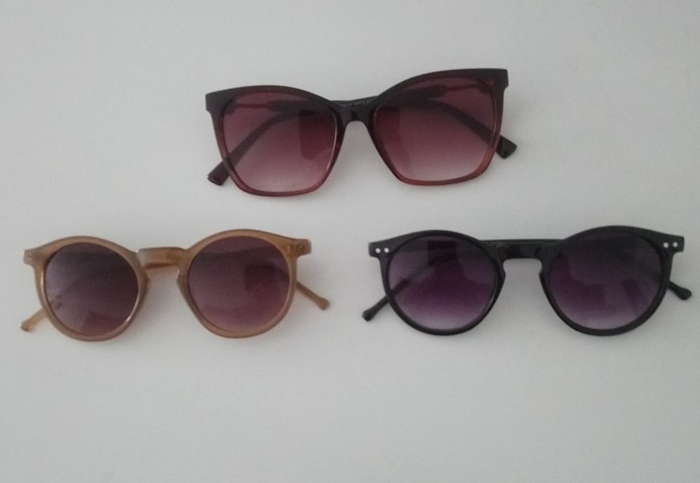 3 paires de lunettes de soleil Bijoux et montres