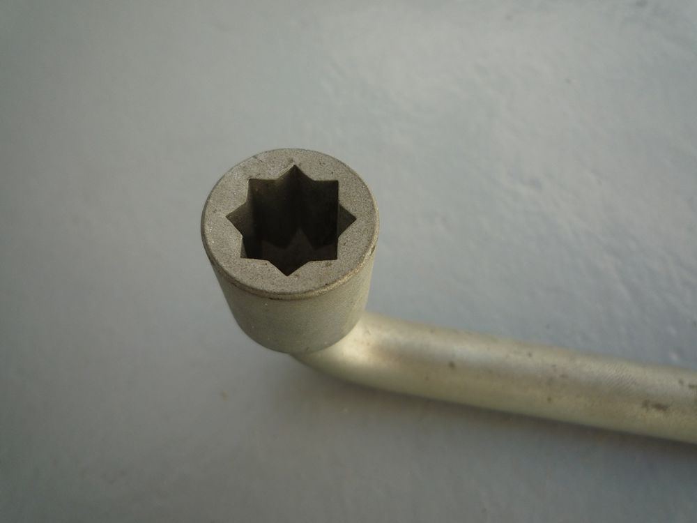 Cl&eacute; de vidange moteur + Cl&eacute; pour filtre &agrave; huile Bricolage
