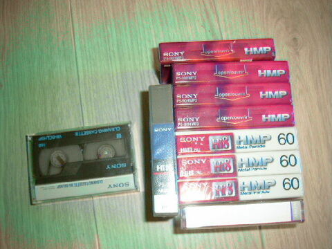 Cassettes HI8  henri59 1 La Chapelle-d'Armenti�res (59)
