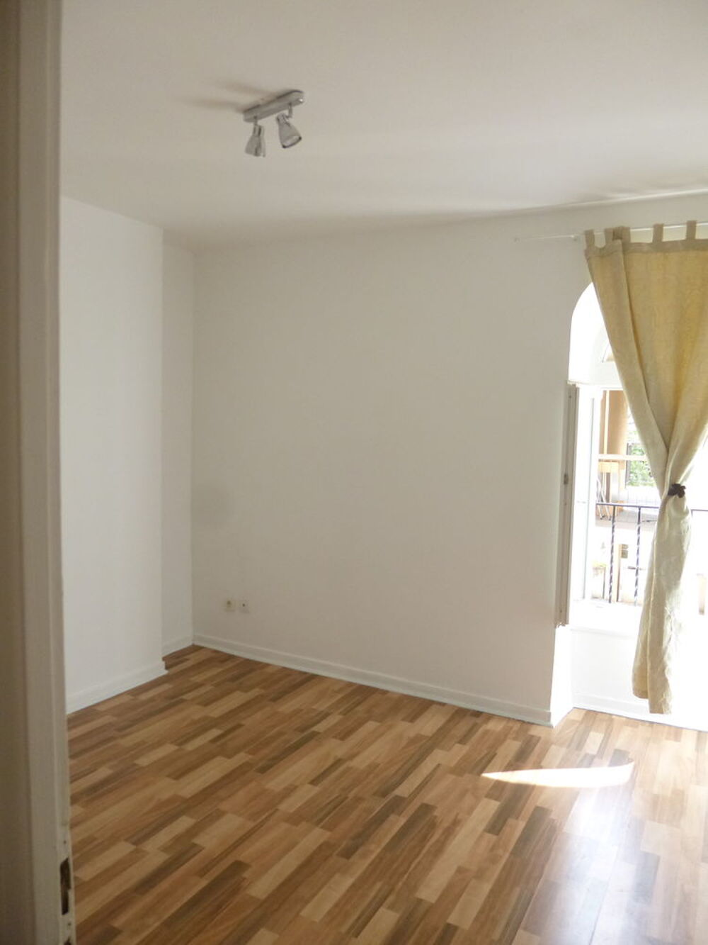 Location Appartement APPARTEMENT 3 PIECES Vals-près-le-puy