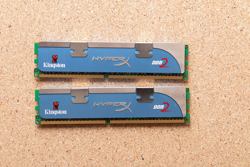 2 Barrettes m&eacute;moire Kingston 4GB
Matériel informatique