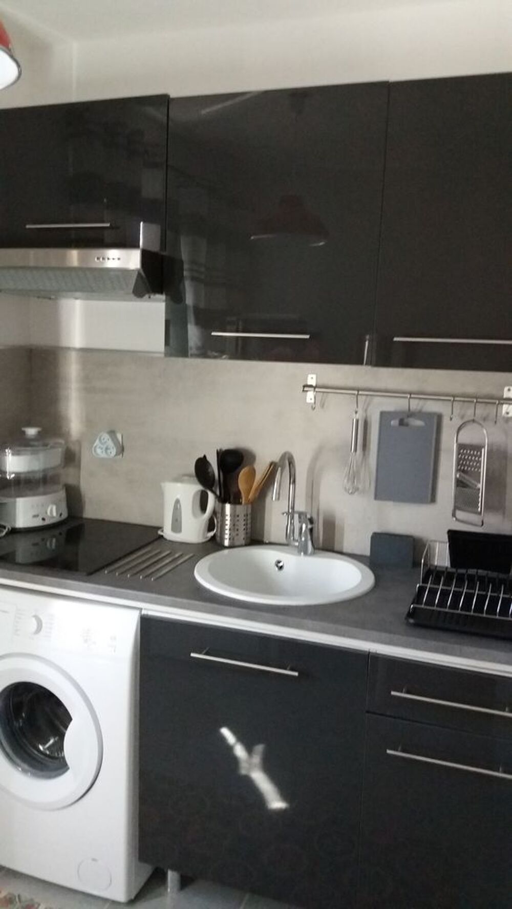 Location Appartement Appartement F1 meublé + parking  Reims Centre Reims
