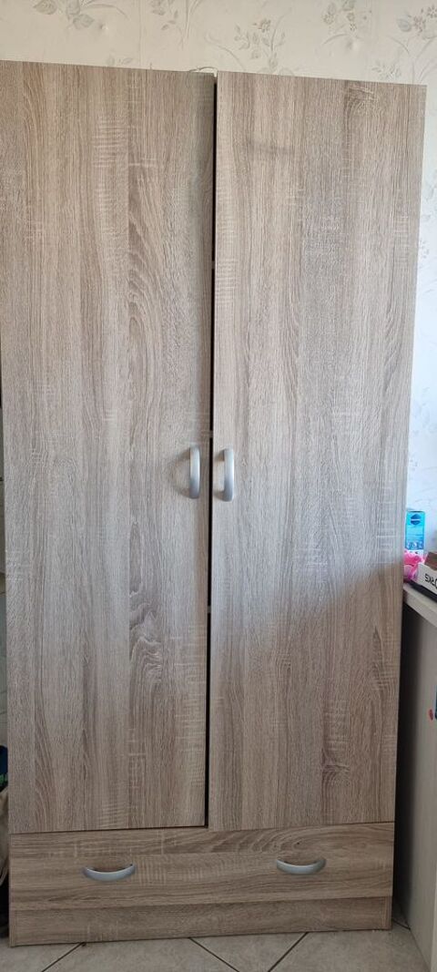 Armoire  en bois 30 Saint-Laurent-du-Var (06)