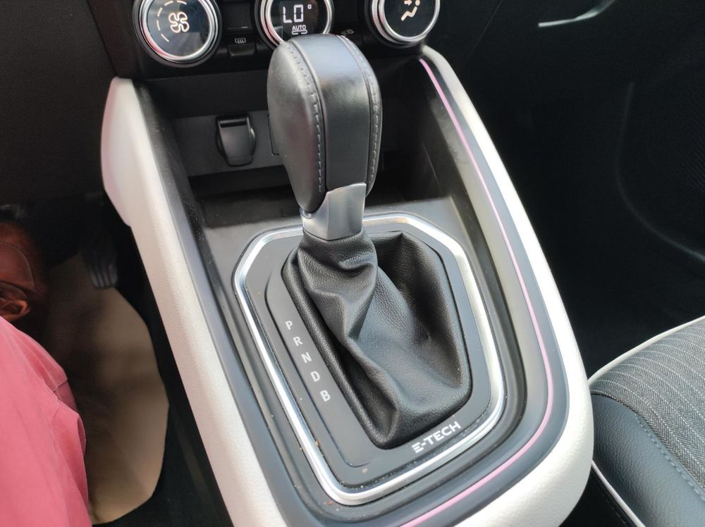 Clio V Clio E-Tech 140 - 21N Intens 2022 occasion 95100 Argenteuil