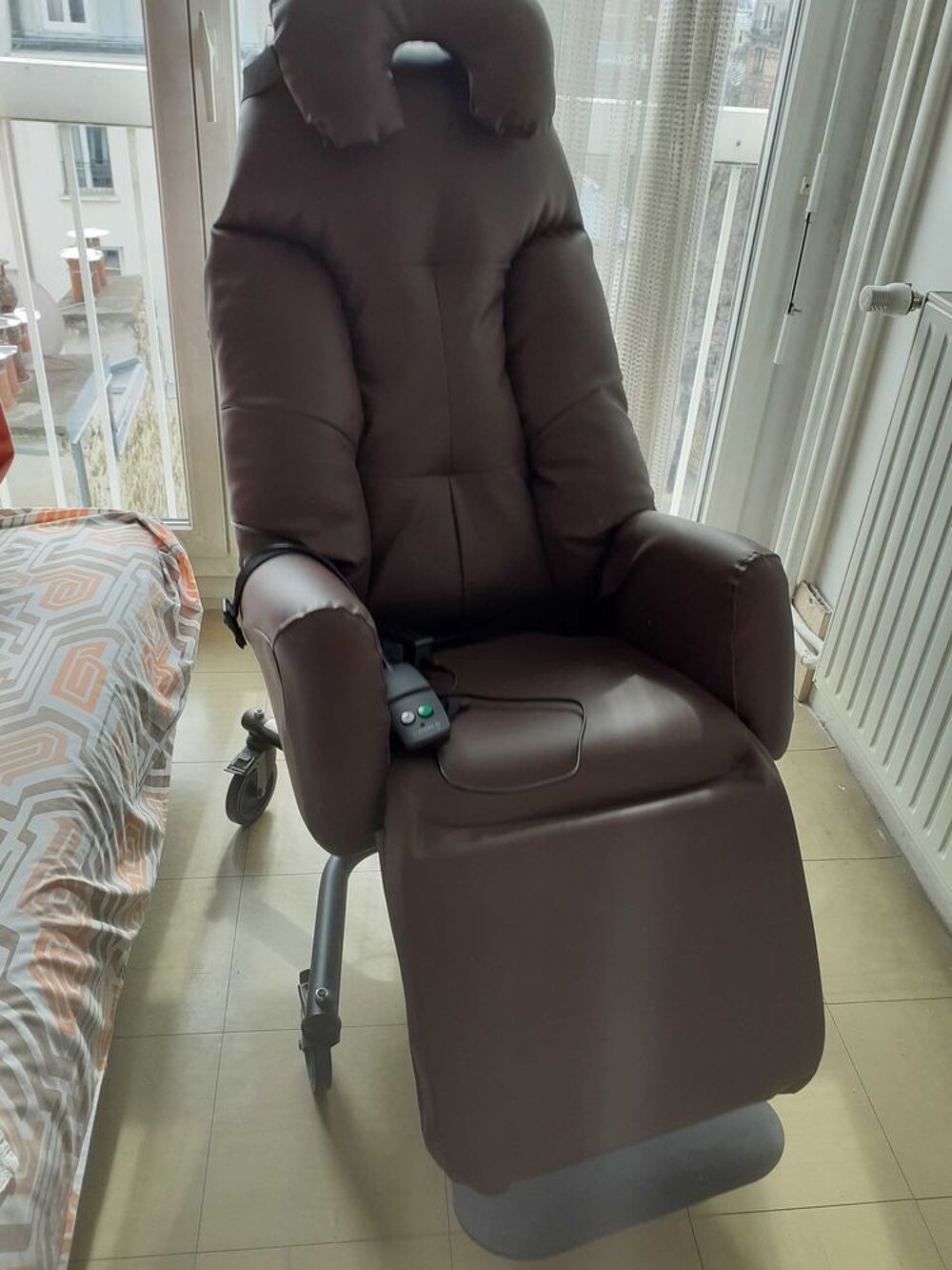 Fauteuil medical roulant neuf Meubles