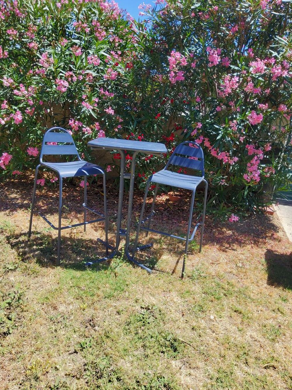 Table haute avec chaises hautes Jardin