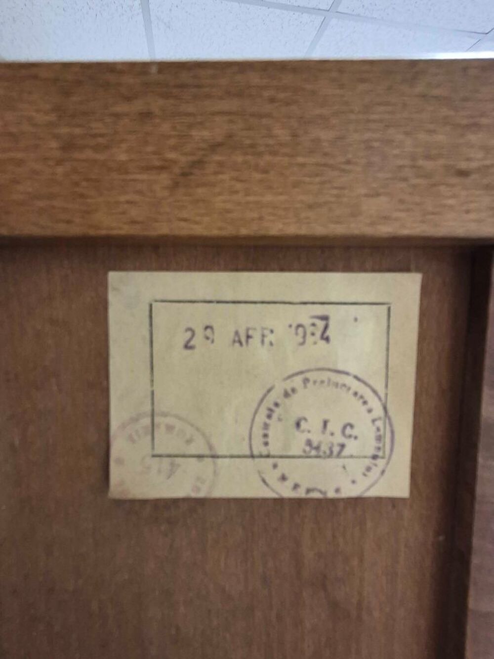biblioth&egrave;que est un meuble de caserne mod&egrave;le 1930 Meubles