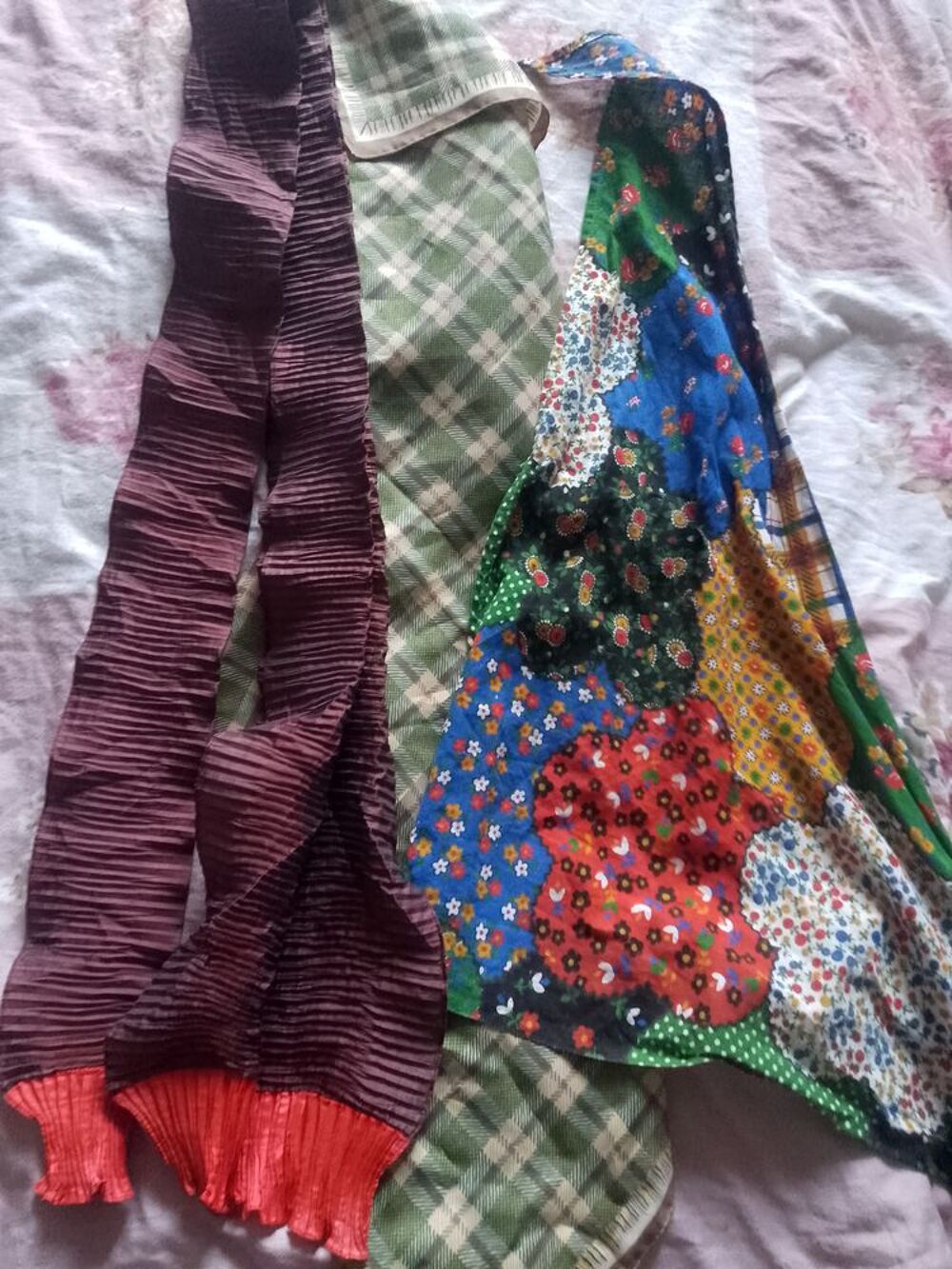 V&ecirc;tements femme 38/42, chaussures 38, 39, accessoires... Vêtements