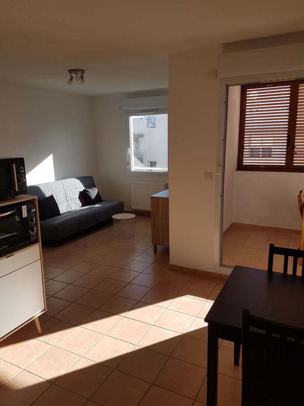 Location Appartement Beaux studio meuble quartier Antigone Montpellier