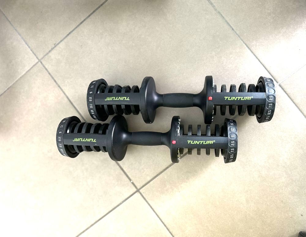 Halt&egrave;re r&eacute;glable Tunturi 2,5€"25 kg + support d'une valeur de 99 € offert Sports