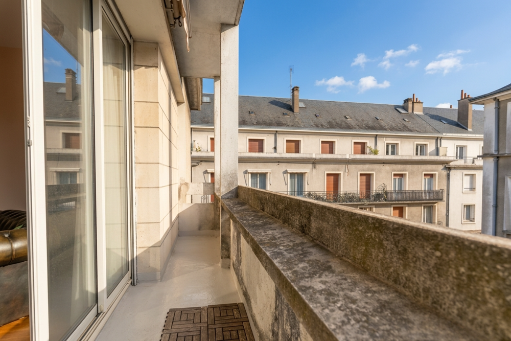 Vente Appartement RARE HYPER CENTRE – 100 m² avec parking privé, cave et 2 balcons Tours