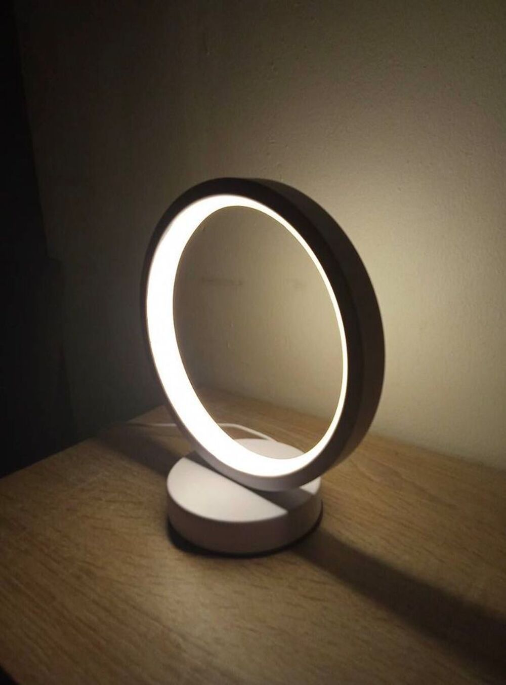 Lampe de table circulaire design Décoration