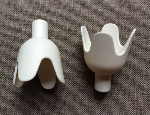 Embouts blancs en forme de fleur pour tringle 1 Paris 17 (75)