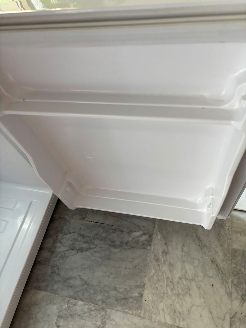 R&eacute;frig&eacute;rateur cong&eacute;lateur 2 portes tr&egrave;s bon &eacute;tat Electroménager