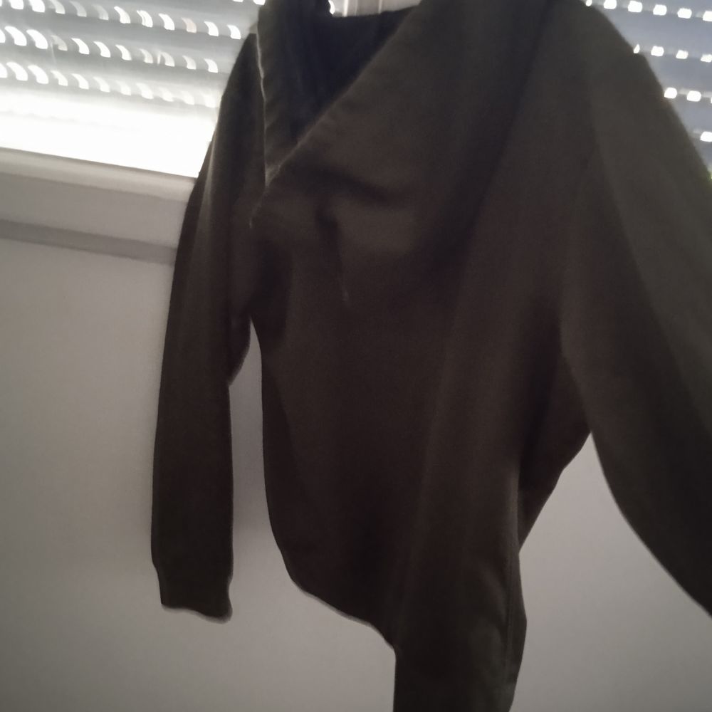 Veste jogging kaki marque Nike Taille S Therma Fit, avec cap Vêtements