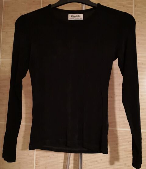 Top    T-shirt     noir    Pimkie   Taille 40/42
4 Narbonne (11)