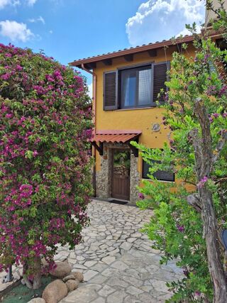  Villa à vendre 15 + pièces 250 m² Nuxis, province of south sardinia, italie