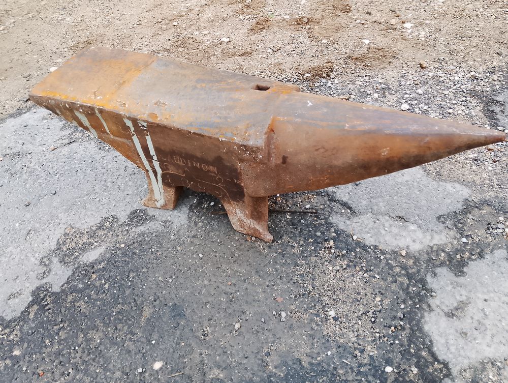 CLAUDINON enclume marechal 126 kg Bricolage