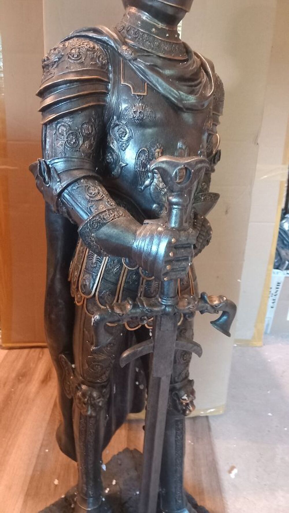 BELLE OEUVRE DE STATUE CHEVALIER RENNAISSANCE TRES OUVRAGEE
Décoration